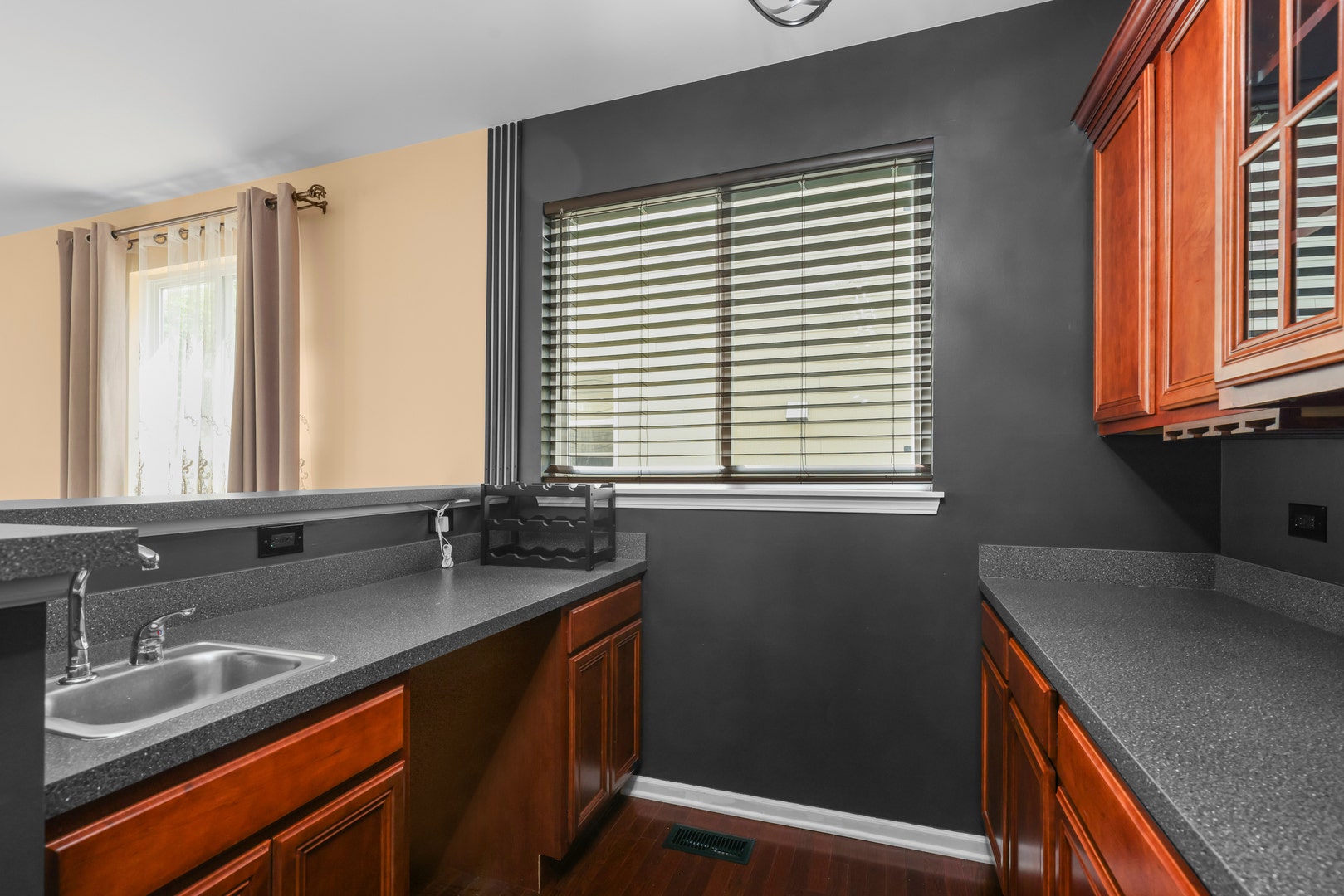 239 Pawtucket Avenue, Elgin, IL 60124 239 Pawtucket Avenue, Elgin, IL 60124