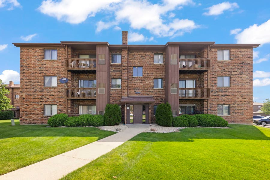 Property photo for 15719 Peggy Lane, #1, Oak Forest, IL