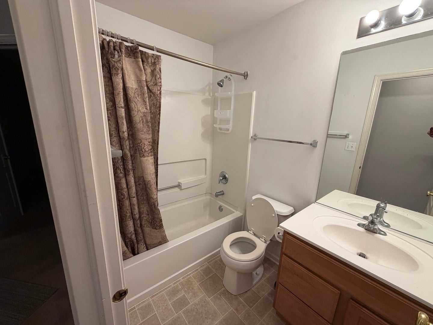 465 Metropolitan Street, Aurora, IL 60502 465 Metropolitan Street, Aurora, IL 60502