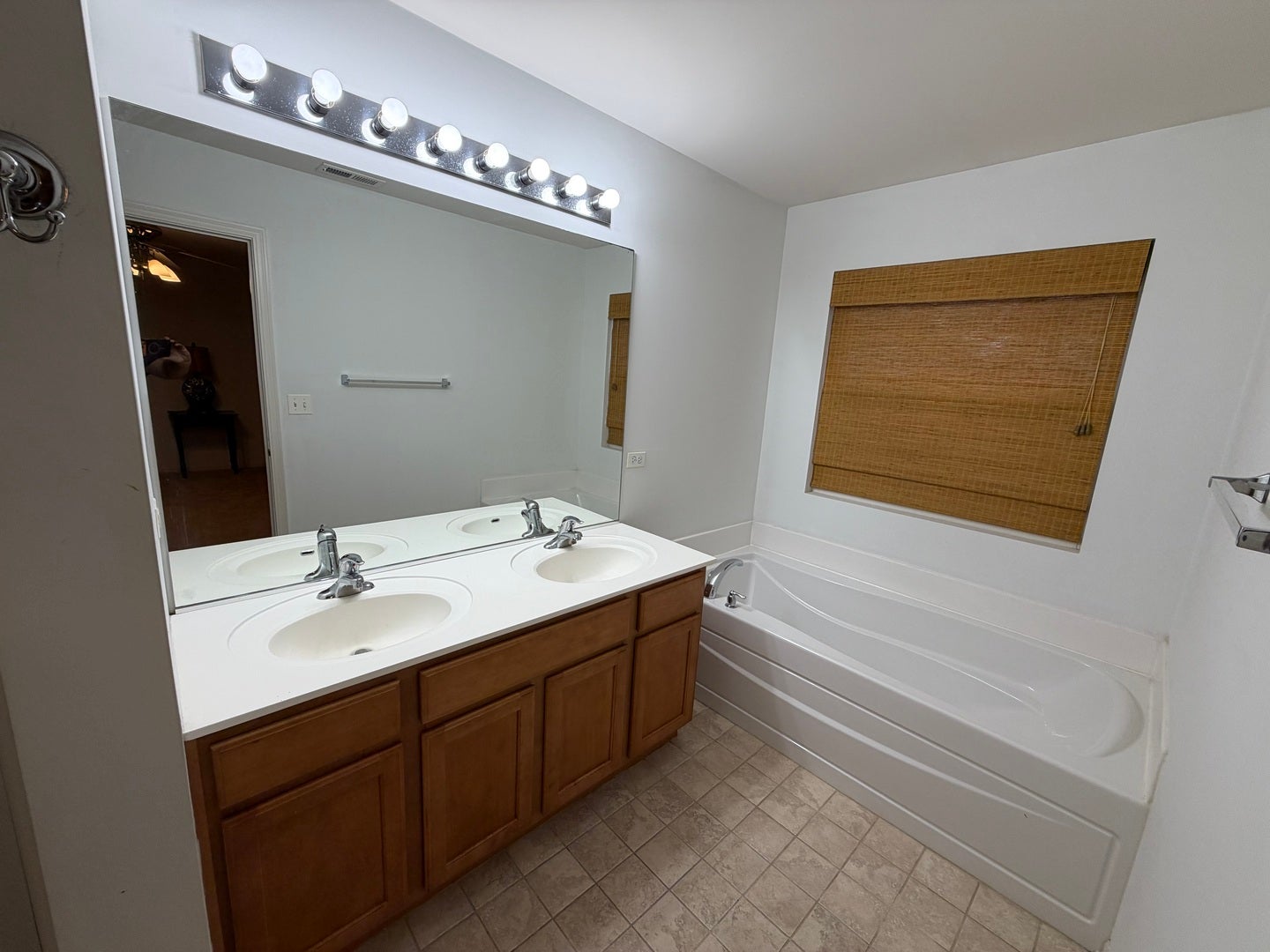 465 Metropolitan Street, Aurora, IL 60502 465 Metropolitan Street, Aurora, IL 60502
