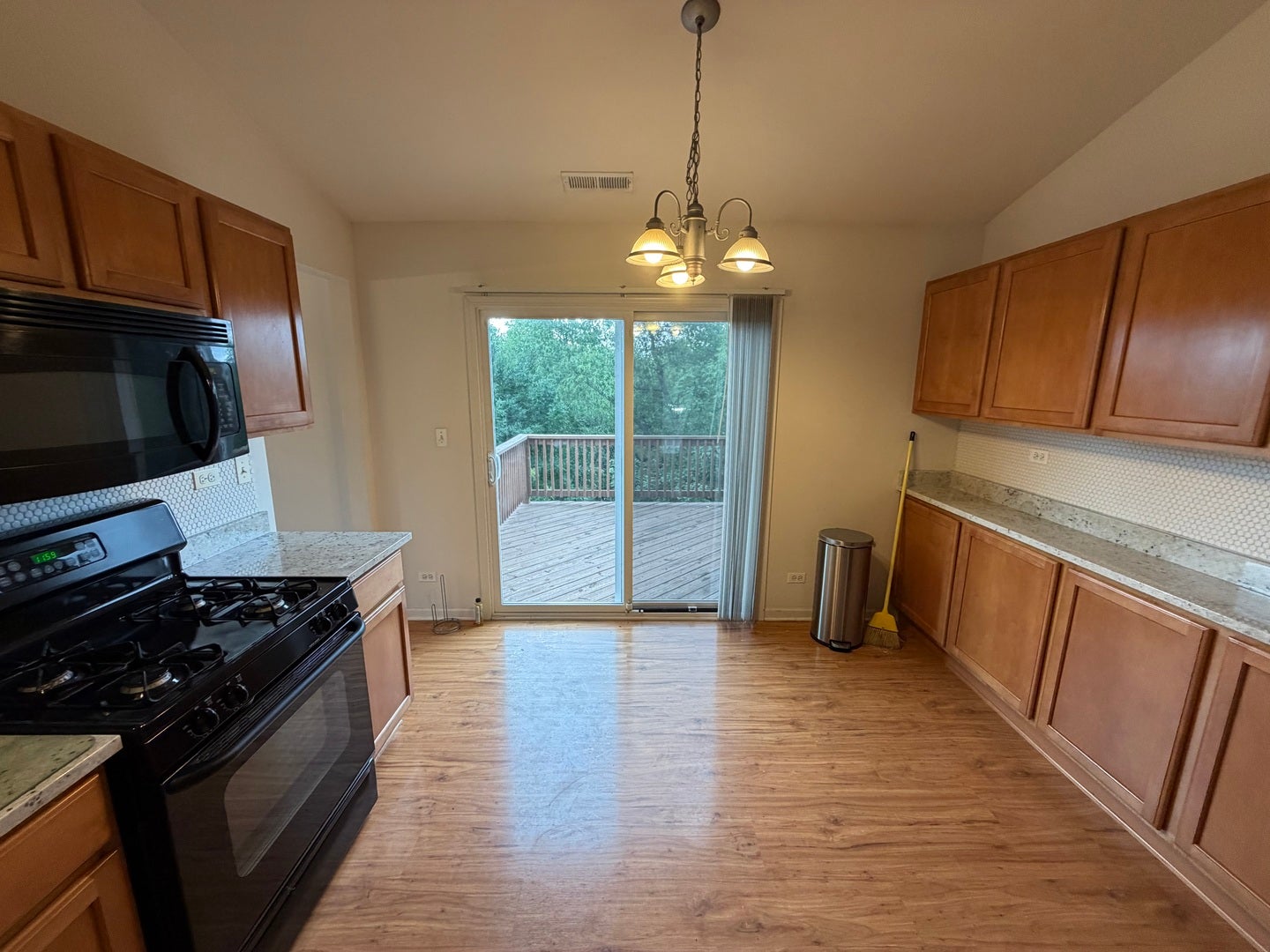 465 Metropolitan Street, Aurora, IL 60502 465 Metropolitan Street, Aurora, IL 60502
