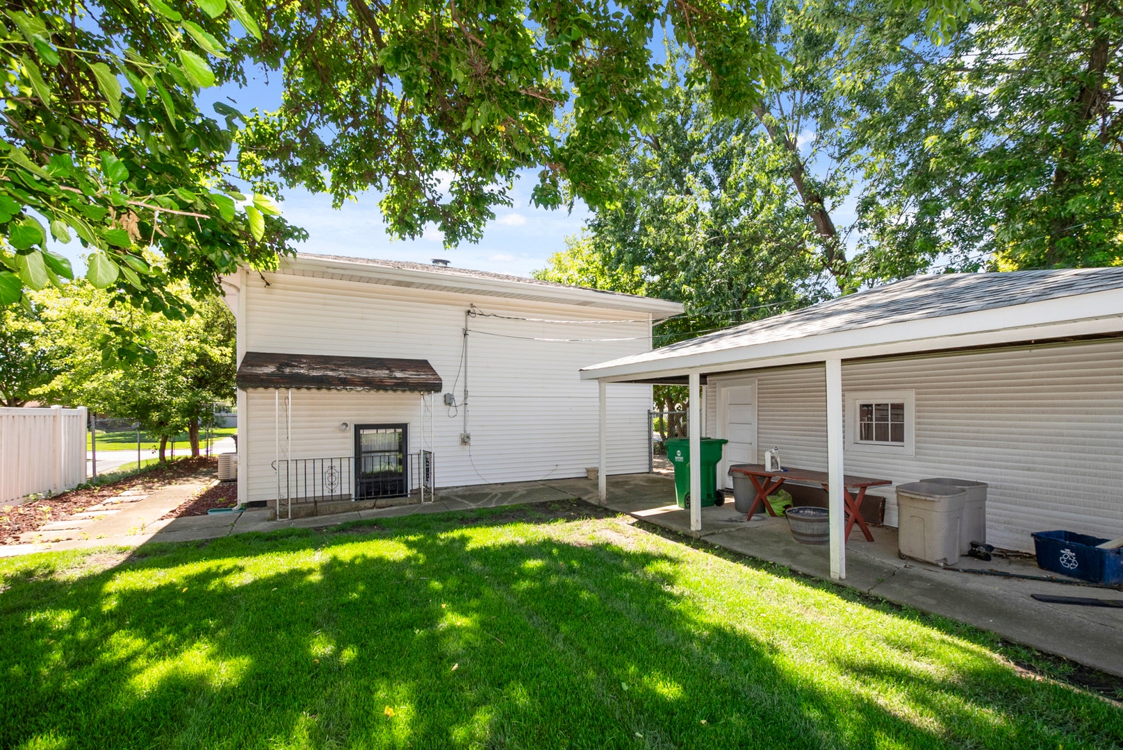 16754 Oconto Avenue, Tinley Park, IL 60477