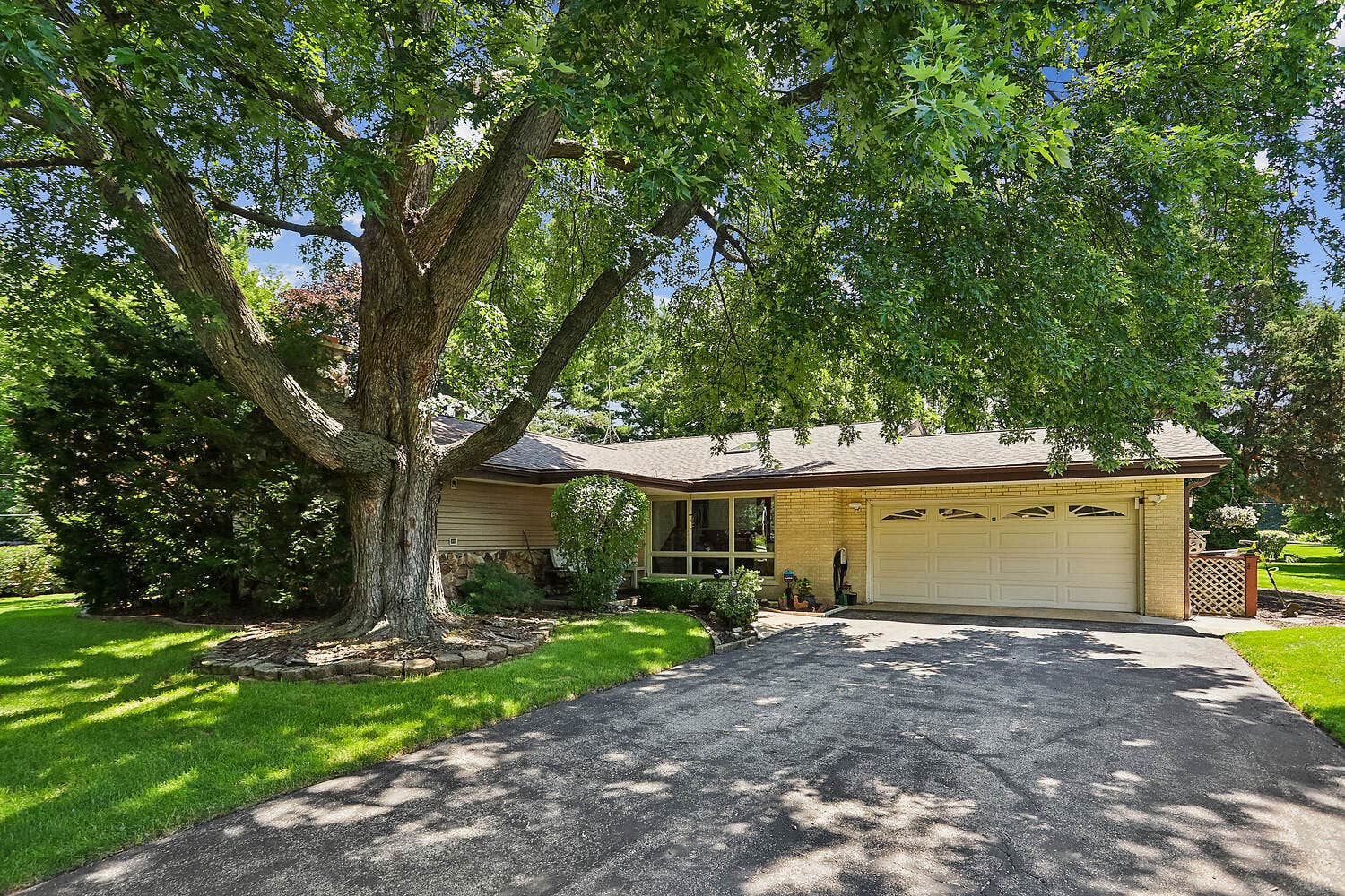 20W135 98th Street, Lemont, IL 60439
