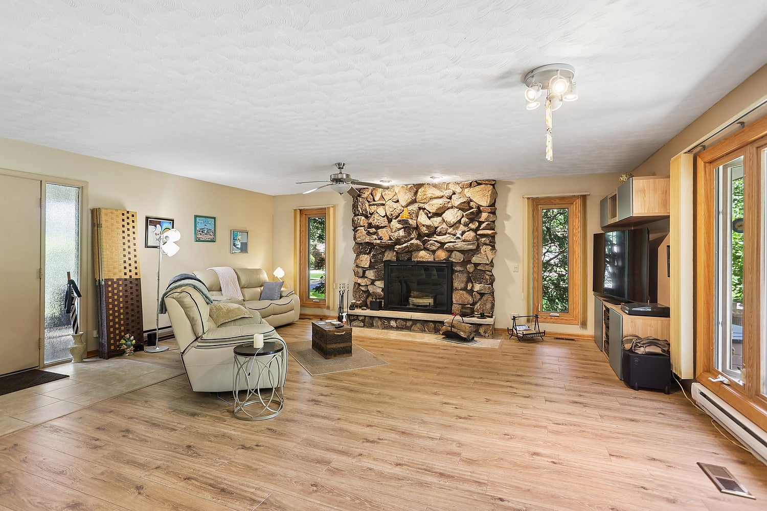 20W135 98th Street, Lemont, IL 60439