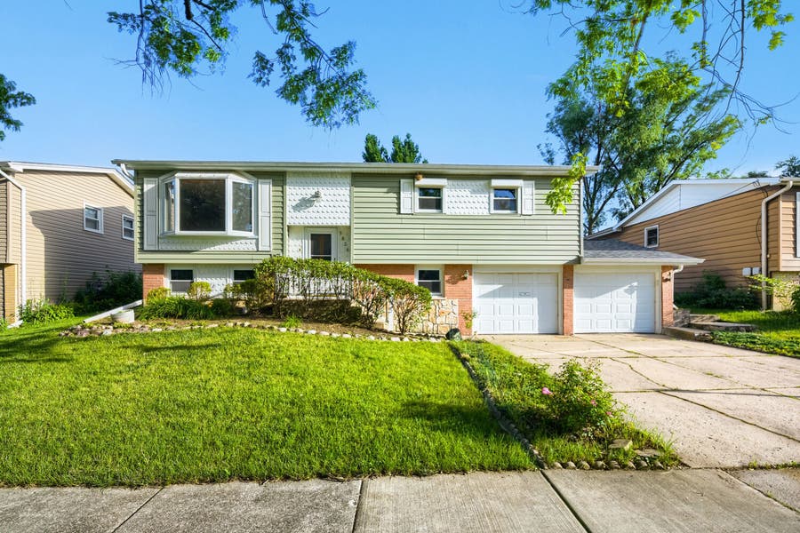 Property photo for 5839 Edward Drive, Oak Forest, IL