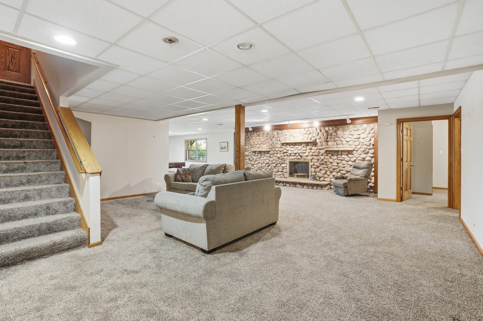 28050 S Klemme Road, Beecher, IL 60401 28050 S Klemme Road, Beecher, IL 60401
