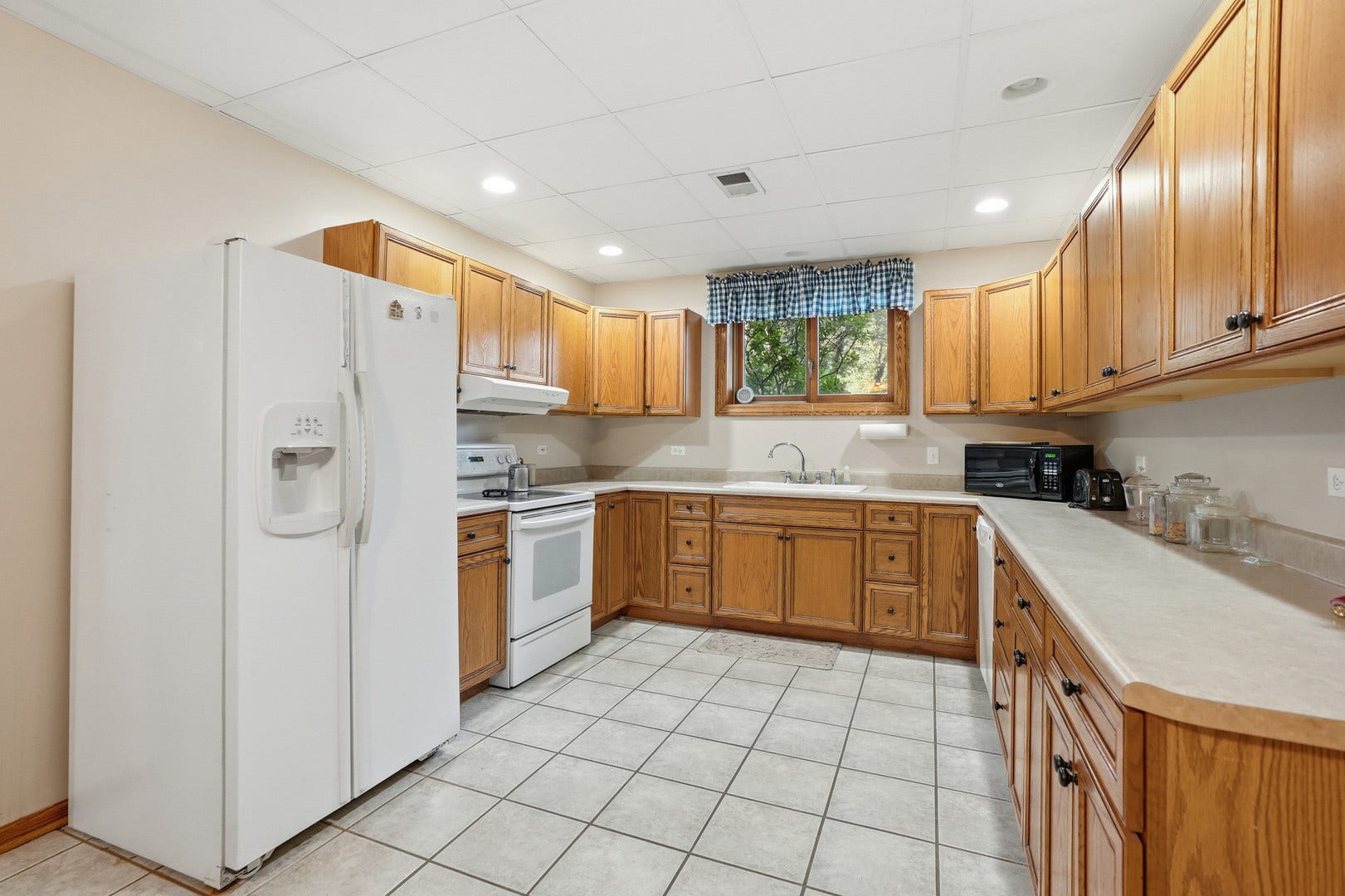 28050 S Klemme Road, Beecher, IL 60401 28050 S Klemme Road, Beecher, IL 60401