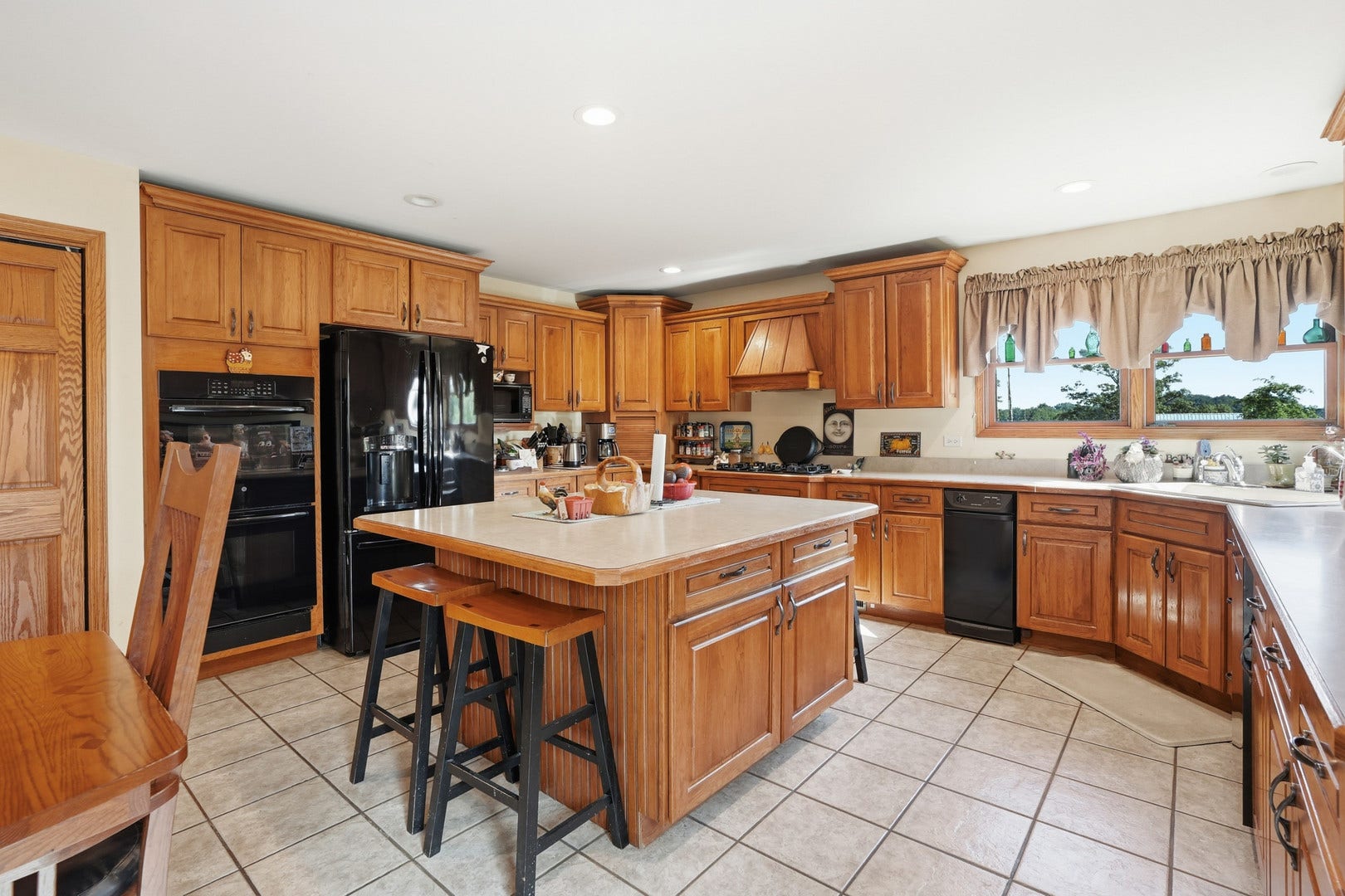28050 S Klemme Road, Beecher, IL 60401 28050 S Klemme Road, Beecher, IL 60401