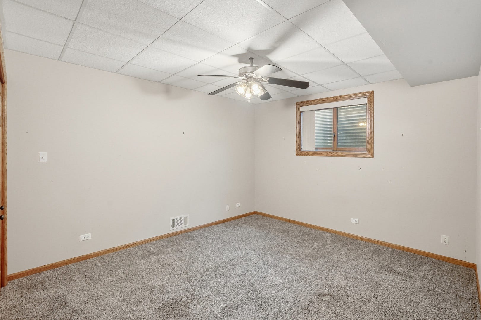 28050 S Klemme Road, Beecher, IL 60401 28050 S Klemme Road, Beecher, IL 60401