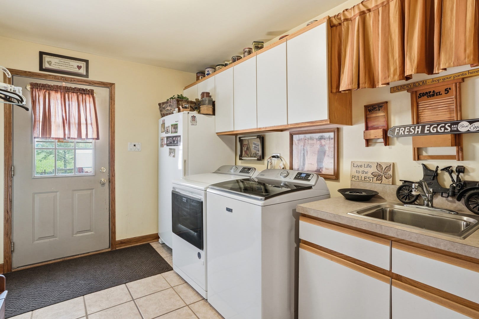 28050 S Klemme Road, Beecher, IL 60401 28050 S Klemme Road, Beecher, IL 60401