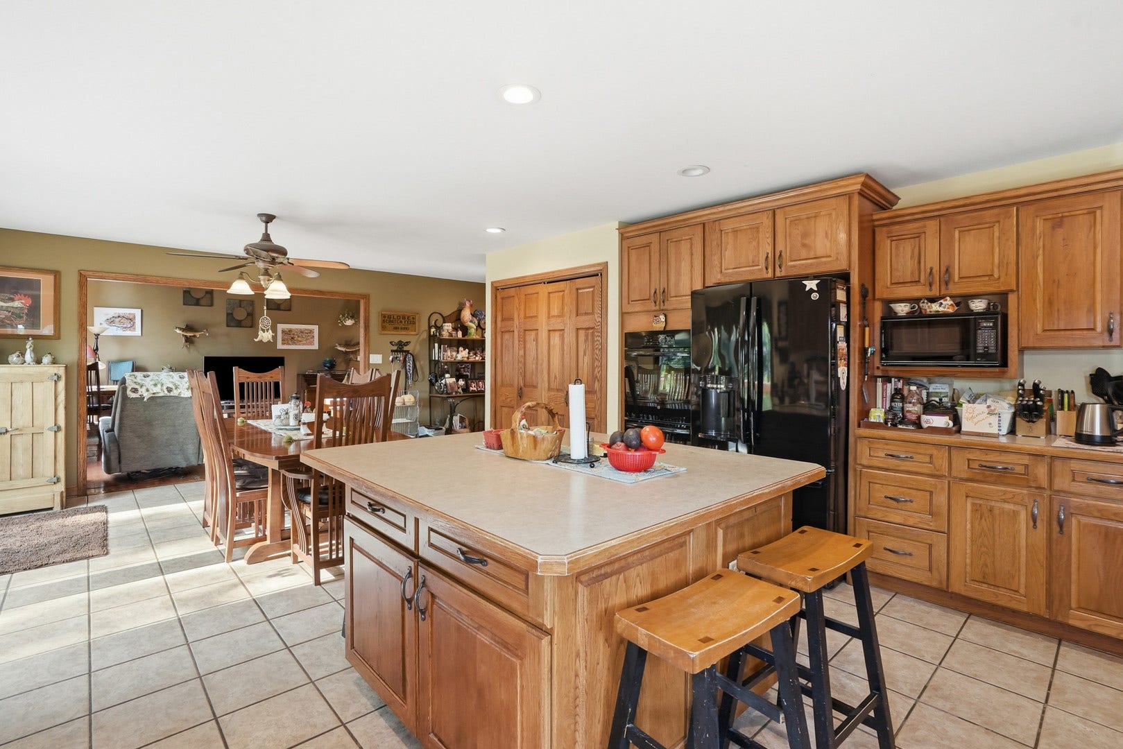 28050 S Klemme Road, Beecher, IL 60401 28050 S Klemme Road, Beecher, IL 60401