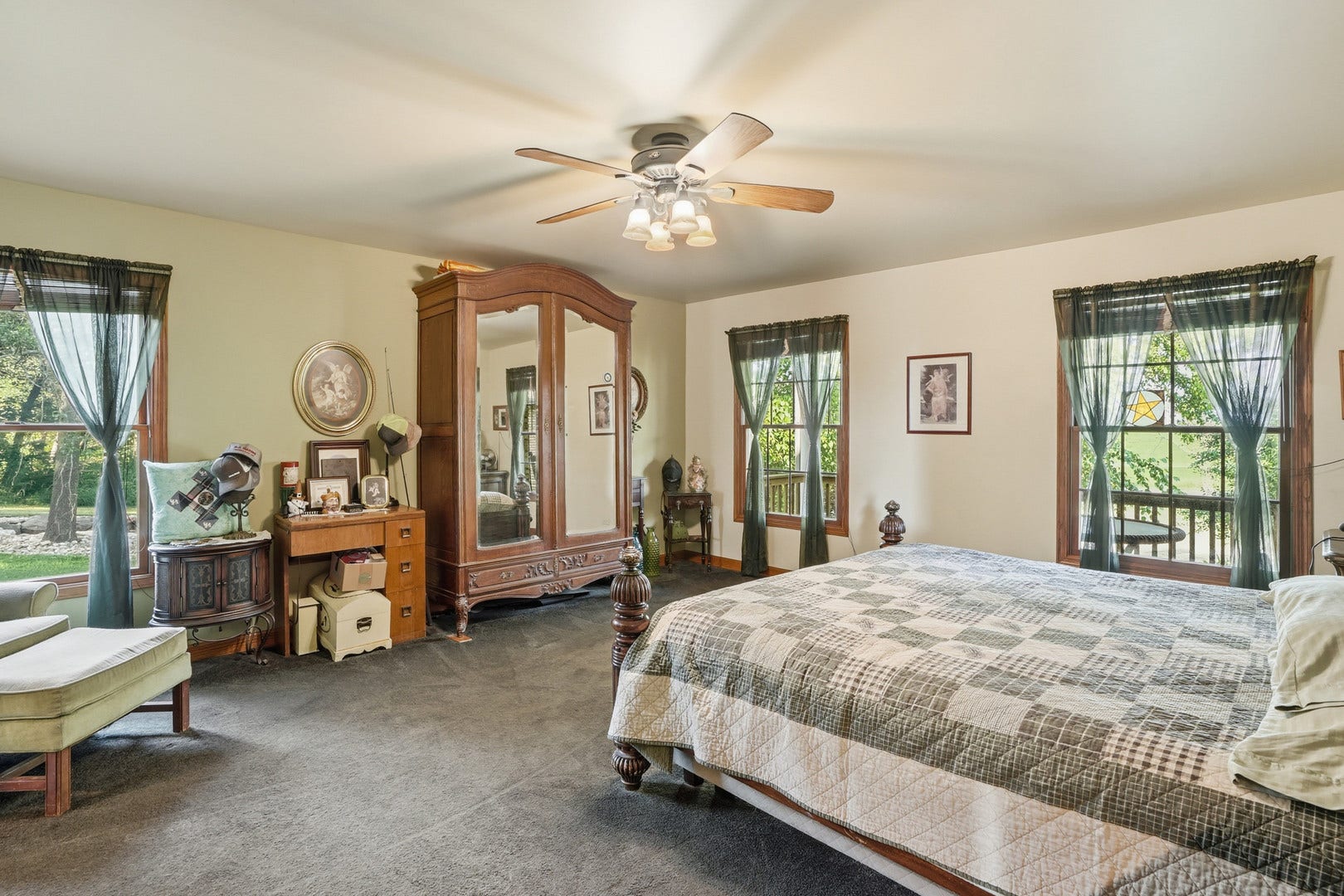 28050 S Klemme Road, Beecher, IL 60401 28050 S Klemme Road, Beecher, IL 60401