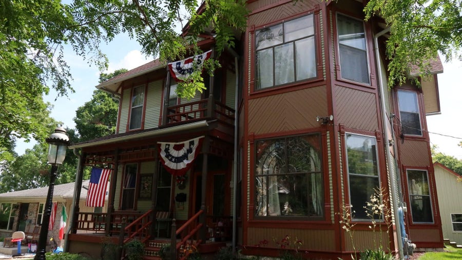 Property photo for 509 Singer Avenue, Lemont, IL
