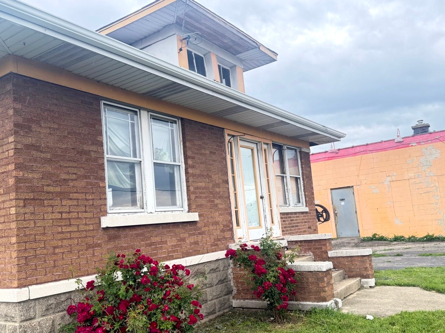 2401 Plainfield Road, Joliet, IL 60435
