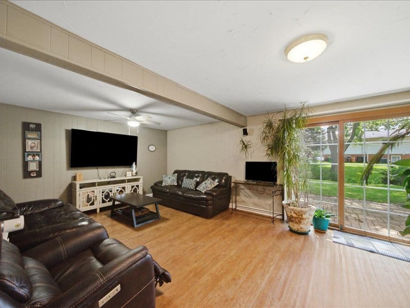 6313 Arcadia Drive, Tinley Park, IL 60477 6313 Arcadia Drive, Tinley Park, IL 60477