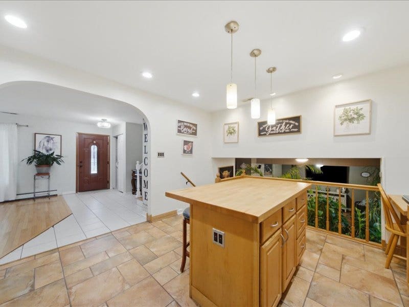 6313 Arcadia Drive, Tinley Park, IL 60477 6313 Arcadia Drive, Tinley Park, IL 60477
