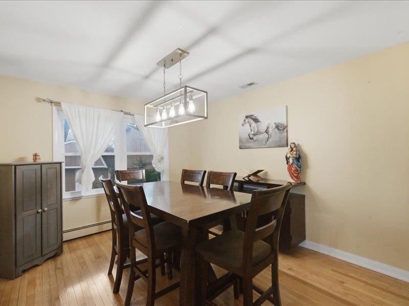 6313 Arcadia Drive, Tinley Park, IL 60477 6313 Arcadia Drive, Tinley Park, IL 60477