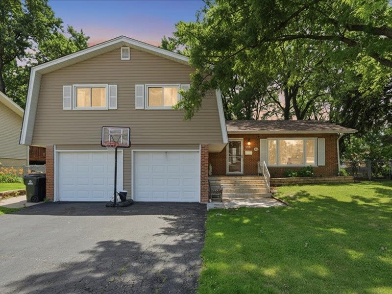 6313 Arcadia Drive, Tinley Park, IL 60477 6313 Arcadia Drive, Tinley Park, IL 60477