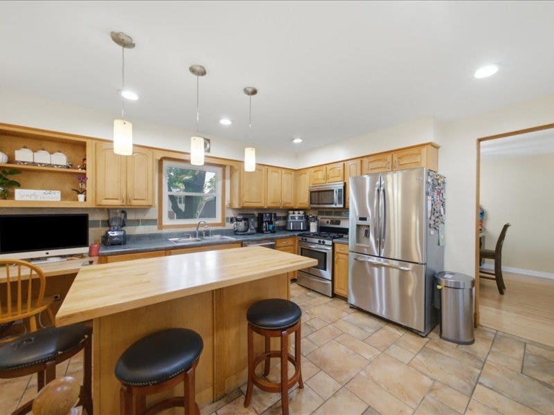 6313 Arcadia Drive, Tinley Park, IL 60477 6313 Arcadia Drive, Tinley Park, IL 60477