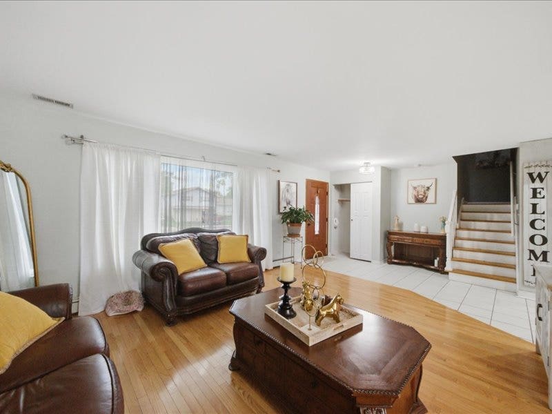 6313 Arcadia Drive, Tinley Park, IL 60477 6313 Arcadia Drive, Tinley Park, IL 60477