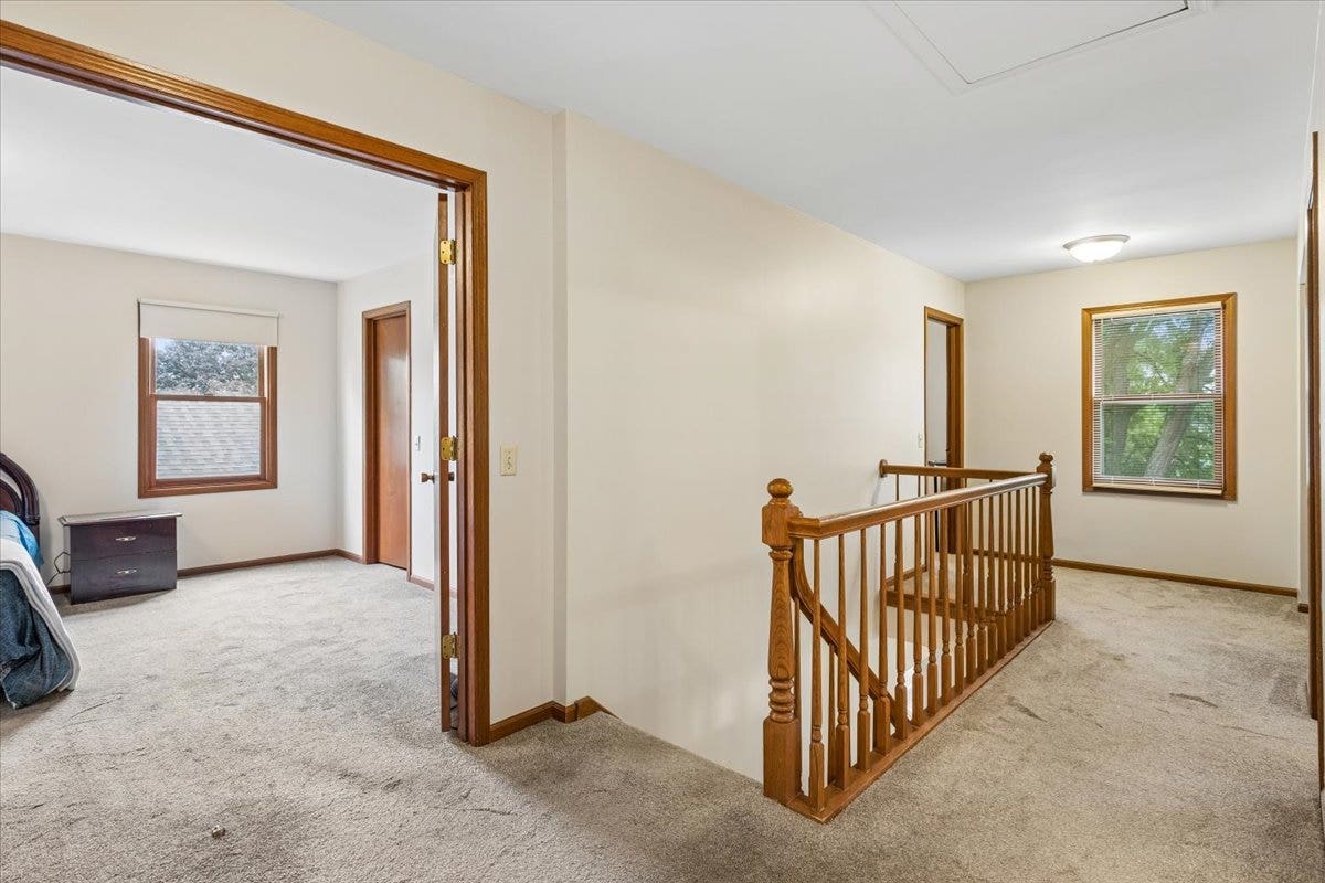 1056 Fox Valley Drive, Aurora, IL 60504 1056 Fox Valley Drive, Aurora, IL 60504