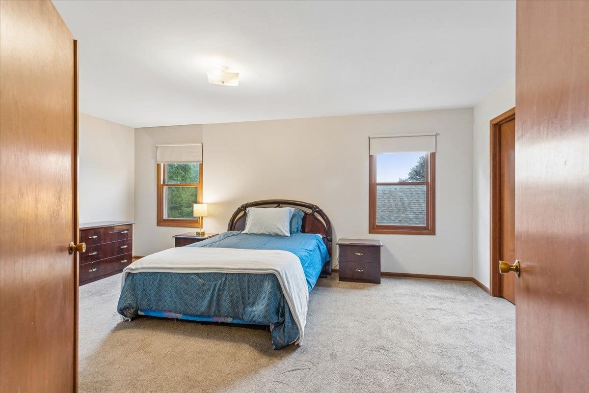 1056 Fox Valley Drive, Aurora, IL 60504 1056 Fox Valley Drive, Aurora, IL 60504