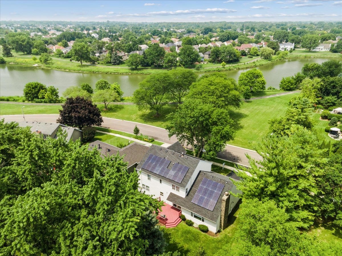 1056 Fox Valley Drive, Aurora, IL 60504 1056 Fox Valley Drive, Aurora, IL 60504