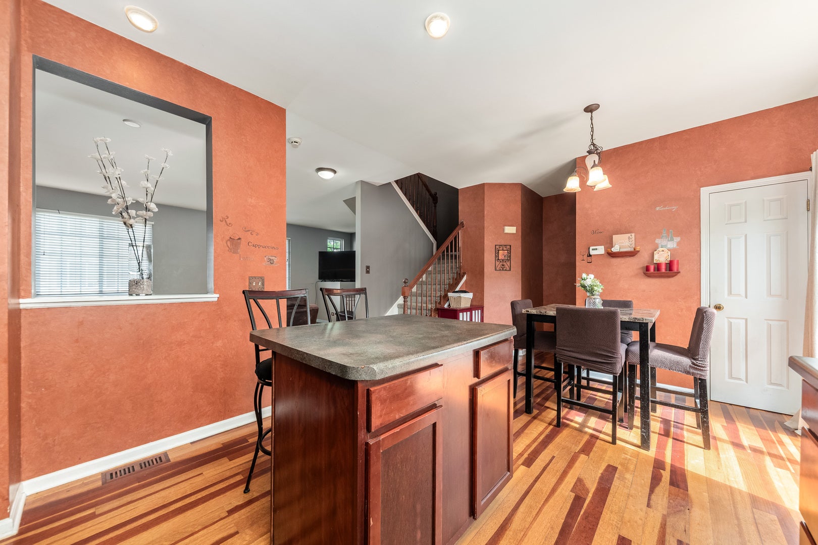 1895 Indian Hill Lane, Aurora, IL 60503 1895 Indian Hill Lane, Aurora, IL 60503