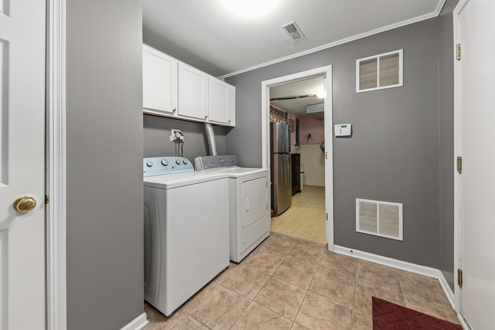 1895 Indian Hill Lane, Aurora, IL 60503 1895 Indian Hill Lane, Aurora, IL 60503