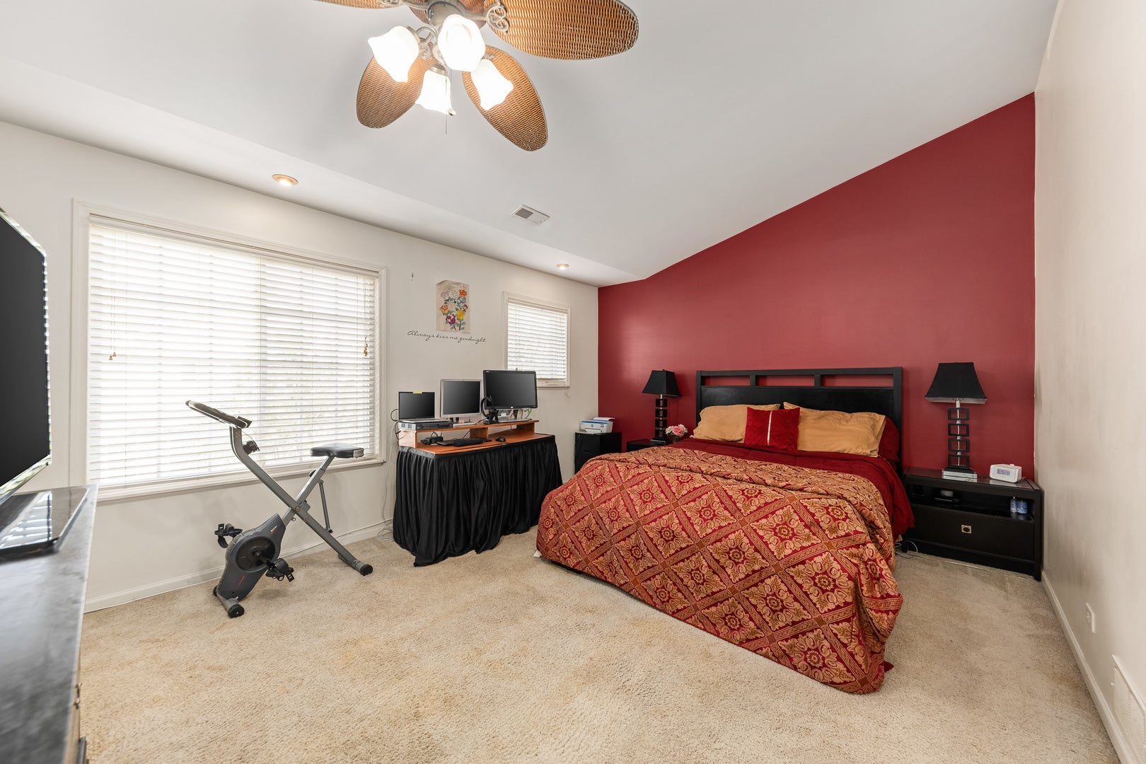 1895 Indian Hill Lane, Aurora, IL 60503 1895 Indian Hill Lane, Aurora, IL 60503