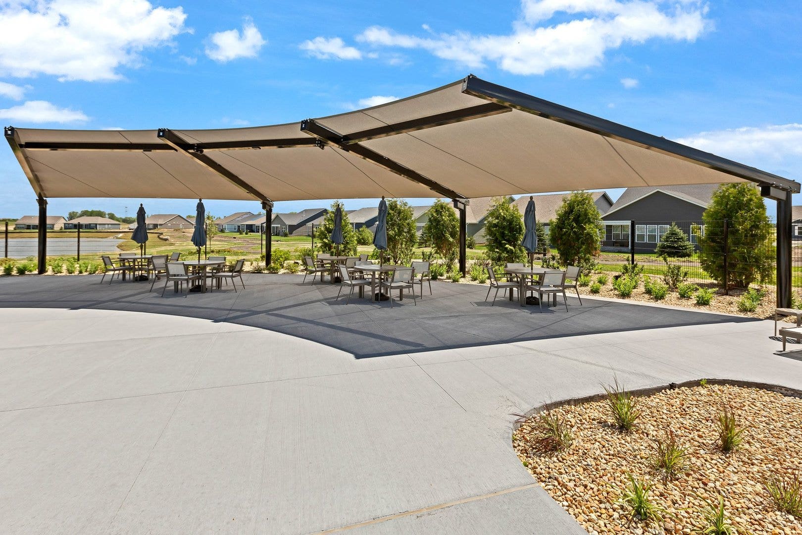 3322 Fulshear Circle, Aurora, IL 60503 OUTDOOR SITTING AREA