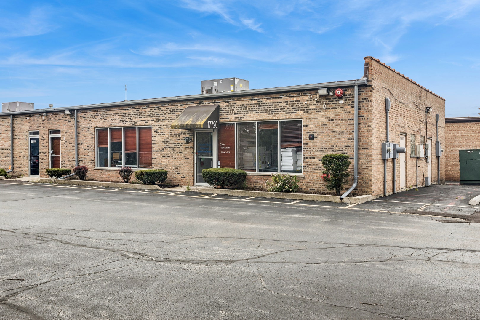 17720 Oak Park Avenue, Tinley Park, IL 60477 17720 Oak Park Avenue, Tinley Park, IL 60477