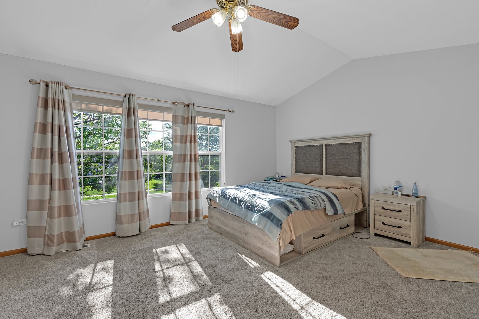 158 N Palmer Drive, Bolingbrook, IL 60490