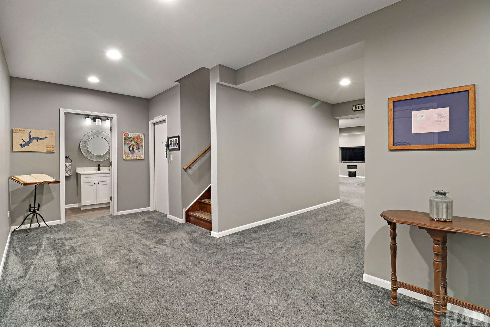 462 E Amberside Drive, Elgin, IL 60124 462 E Amberside Drive, Elgin, IL 60124
