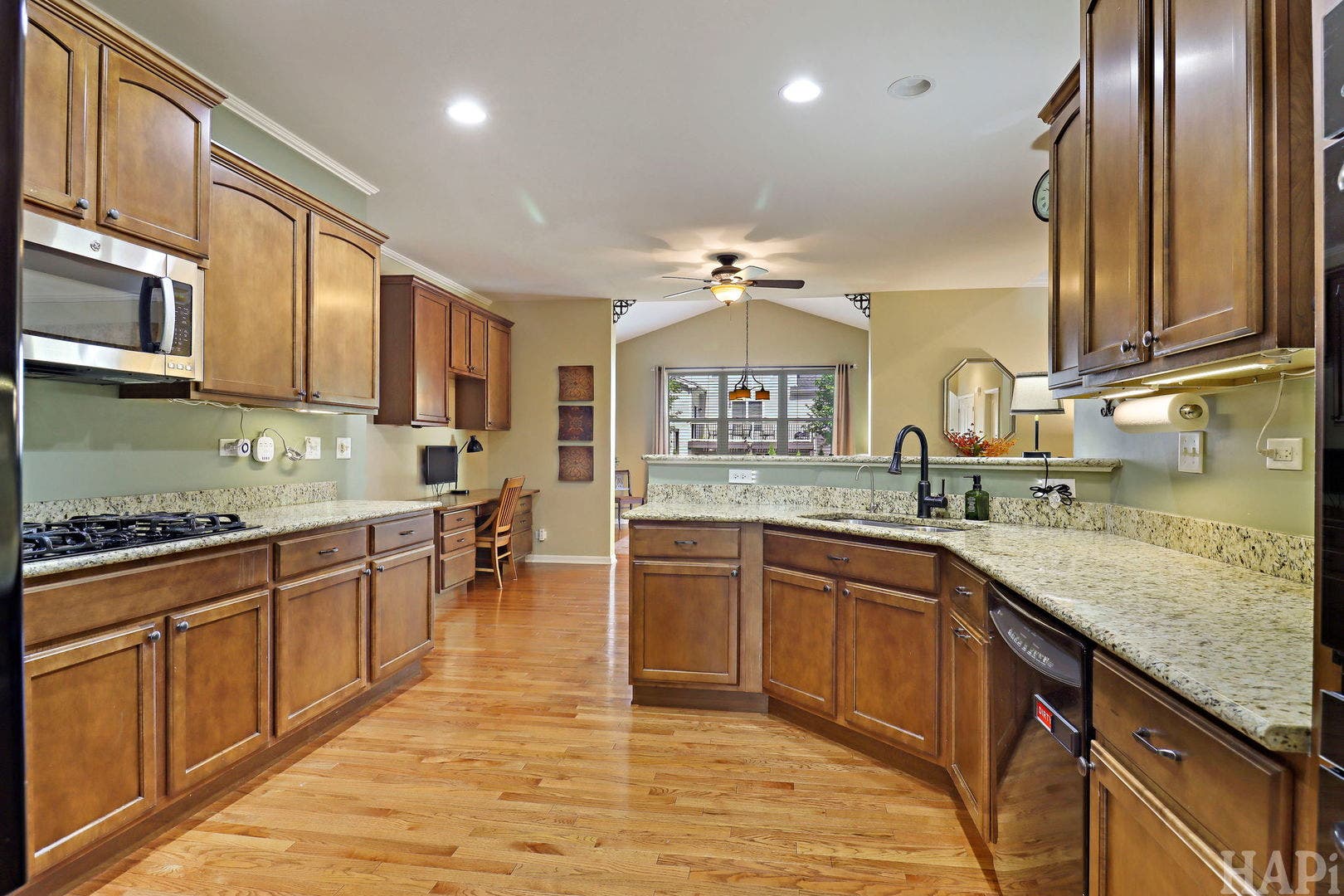 462 E Amberside Drive, Elgin, IL 60124 462 E Amberside Drive, Elgin, IL 60124