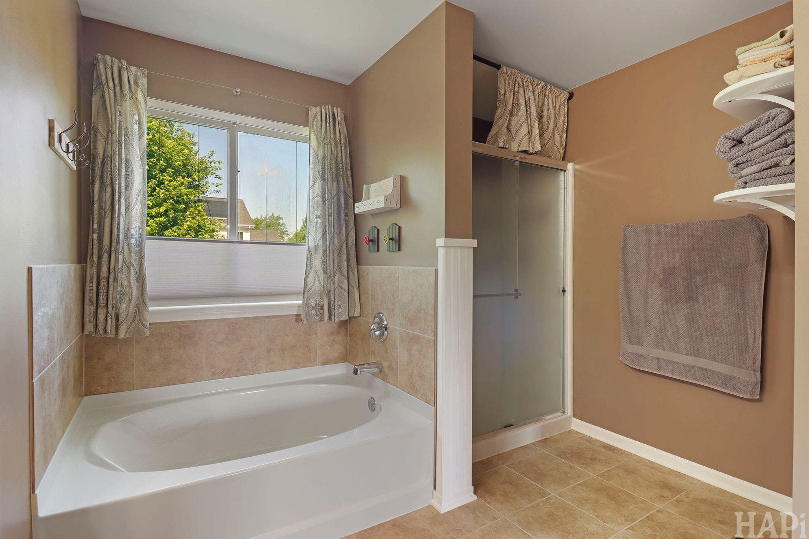 462 E Amberside Drive, Elgin, IL 60124 462 E Amberside Drive, Elgin, IL 60124