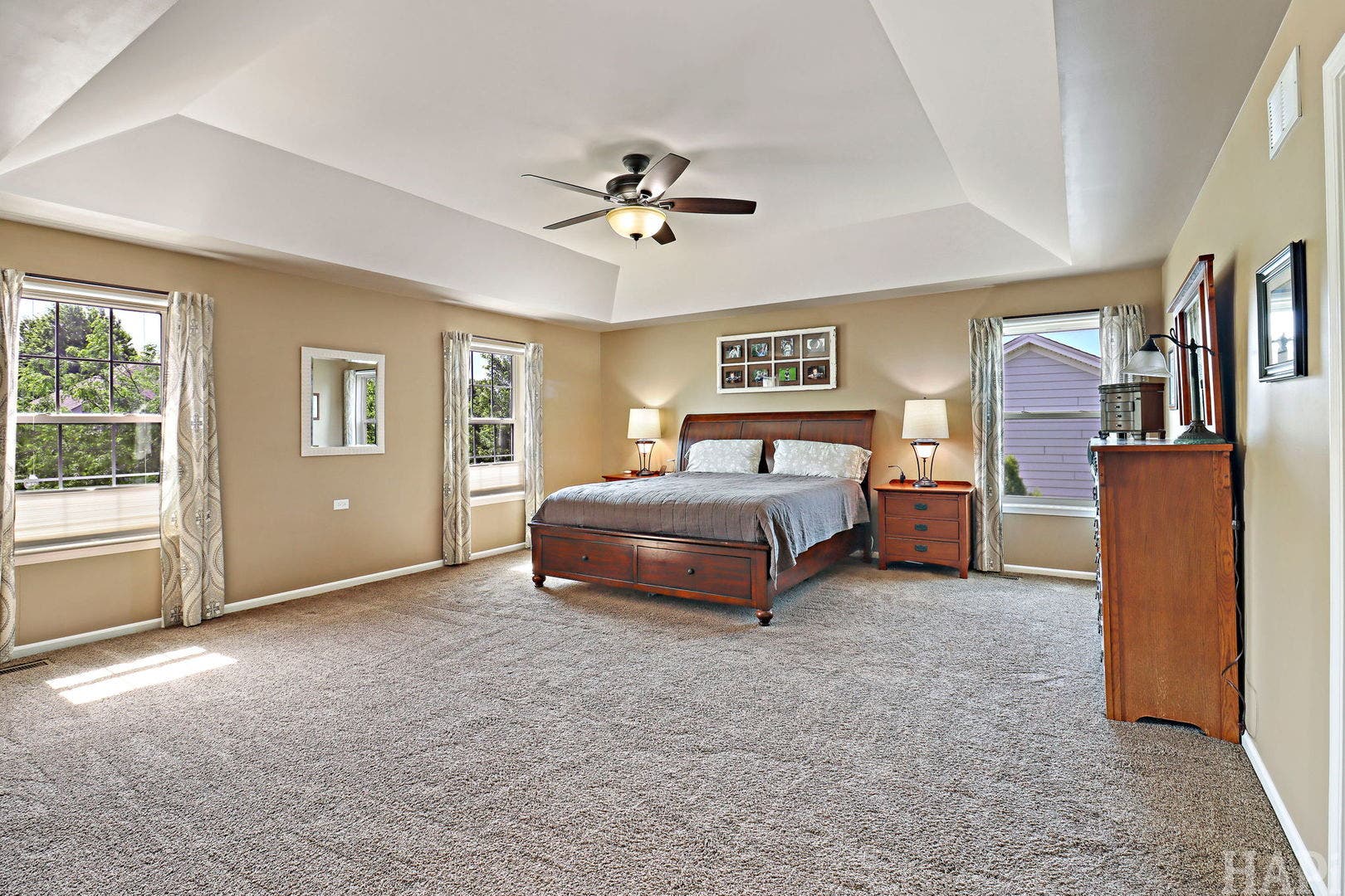 462 E Amberside Drive, Elgin, IL 60124 462 E Amberside Drive, Elgin, IL 60124
