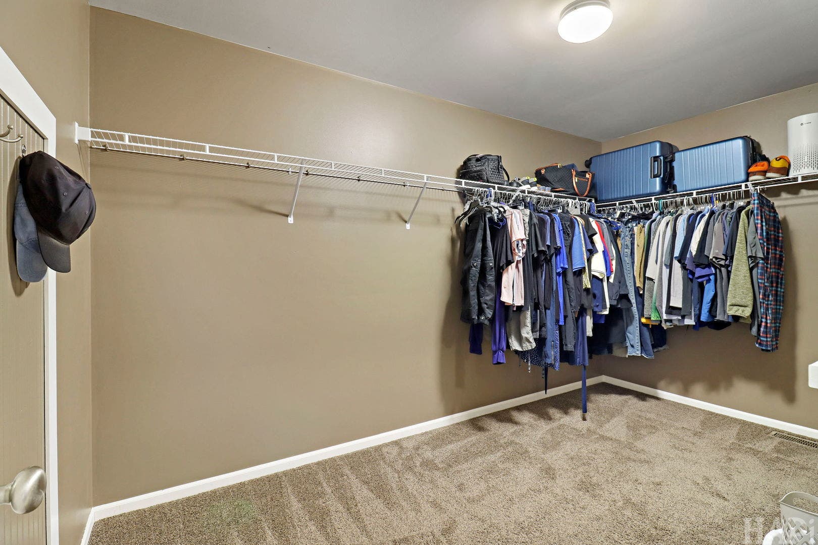 462 E Amberside Drive, Elgin, IL 60124 462 E Amberside Drive, Elgin, IL 60124