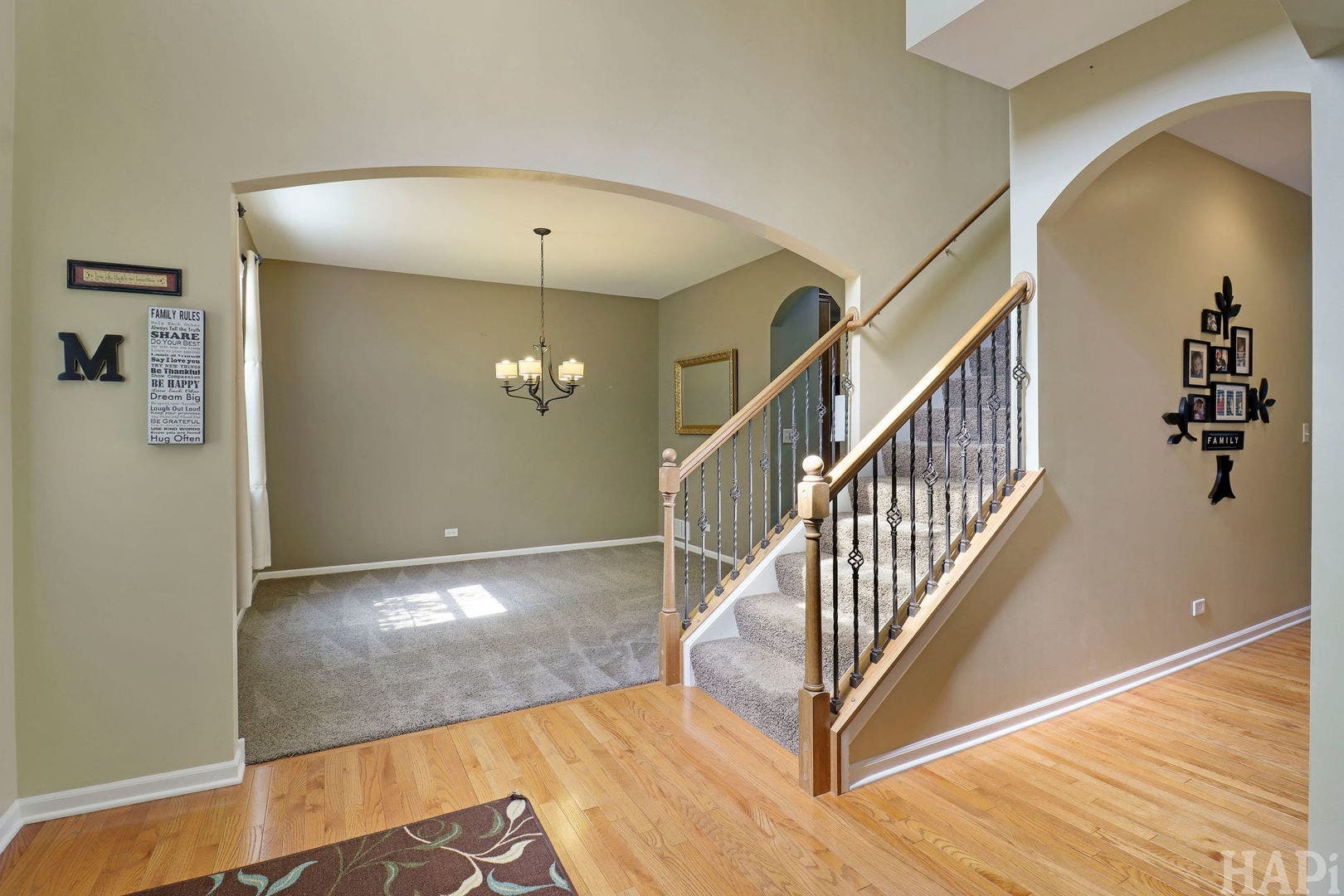 462 E Amberside Drive, Elgin, IL 60124 462 E Amberside Drive, Elgin, IL 60124