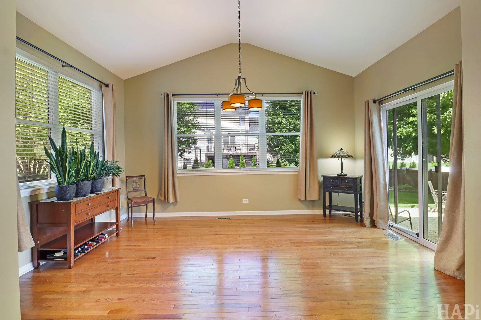 462 E Amberside Drive, Elgin, IL 60124 462 E Amberside Drive, Elgin, IL 60124