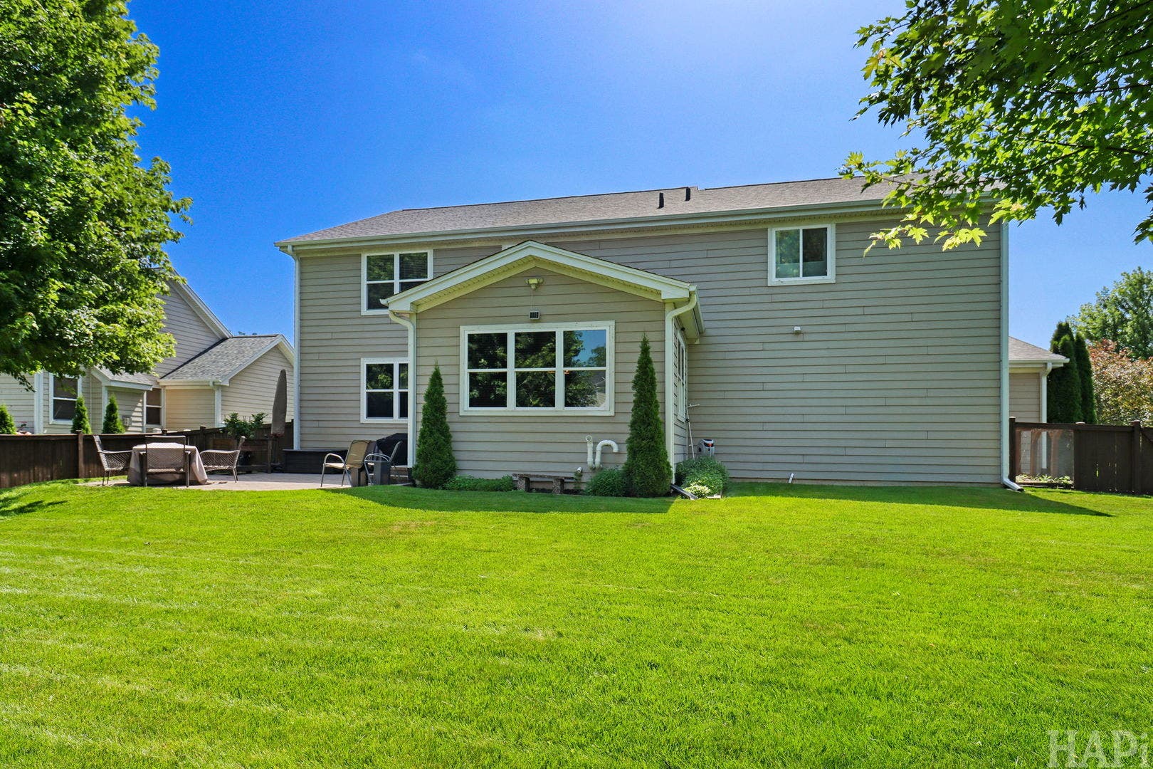 462 E Amberside Drive, Elgin, IL 60124 462 E Amberside Drive, Elgin, IL 60124