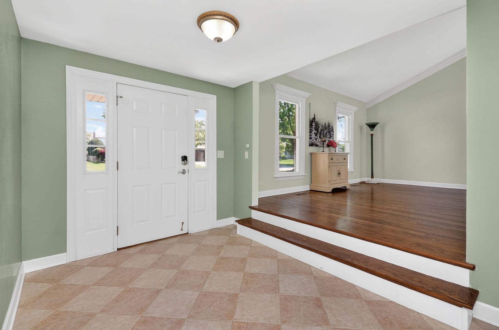 1110 Valley View Drive, Downers Grove, IL 60516 1110 Valley View Drive, Downers Grove, IL 60516