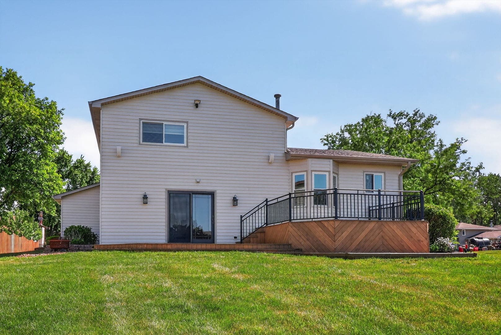 1110 Valley View Drive, Downers Grove, IL 60516 1110 Valley View Drive, Downers Grove, IL 60516