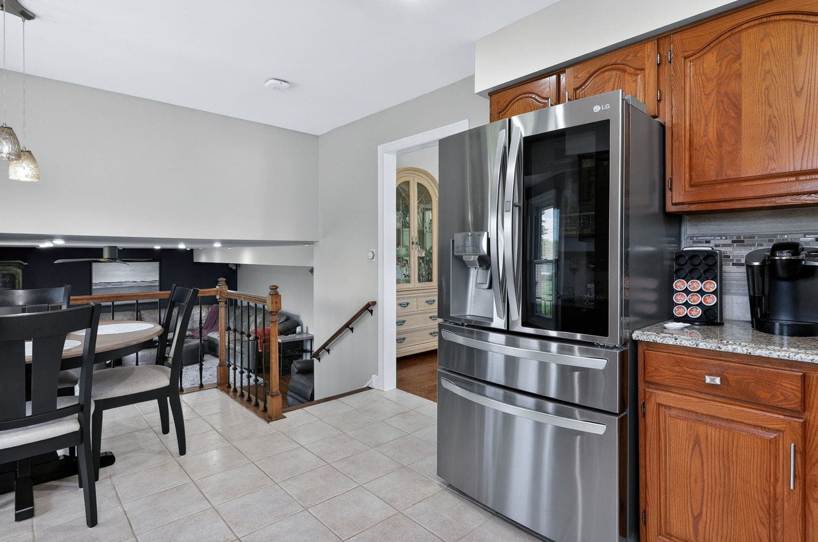 1110 Valley View Drive, Downers Grove, IL 60516 1110 Valley View Drive, Downers Grove, IL 60516