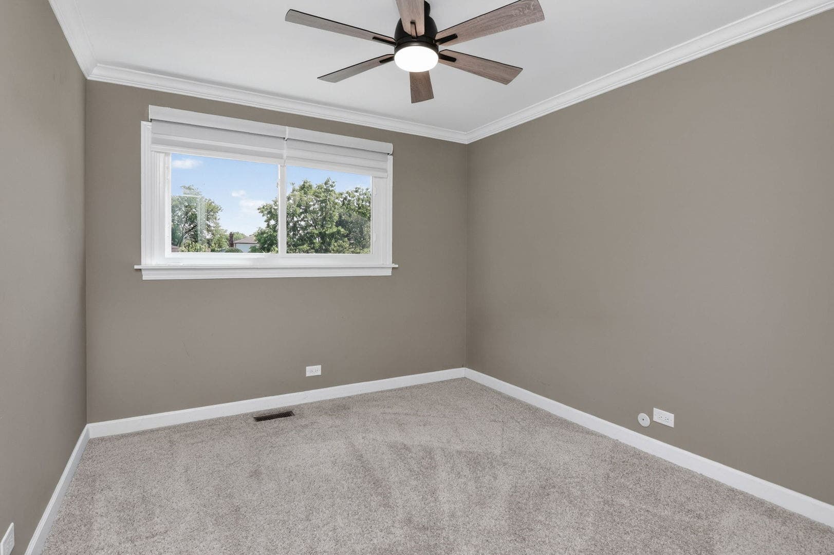 1110 Valley View Drive, Downers Grove, IL 60516 1110 Valley View Drive, Downers Grove, IL 60516