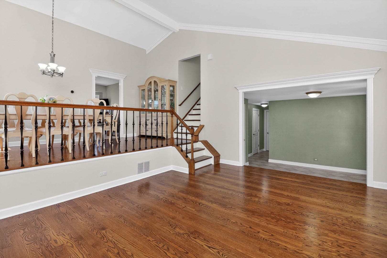1110 Valley View Drive, Downers Grove, IL 60516 1110 Valley View Drive, Downers Grove, IL 60516