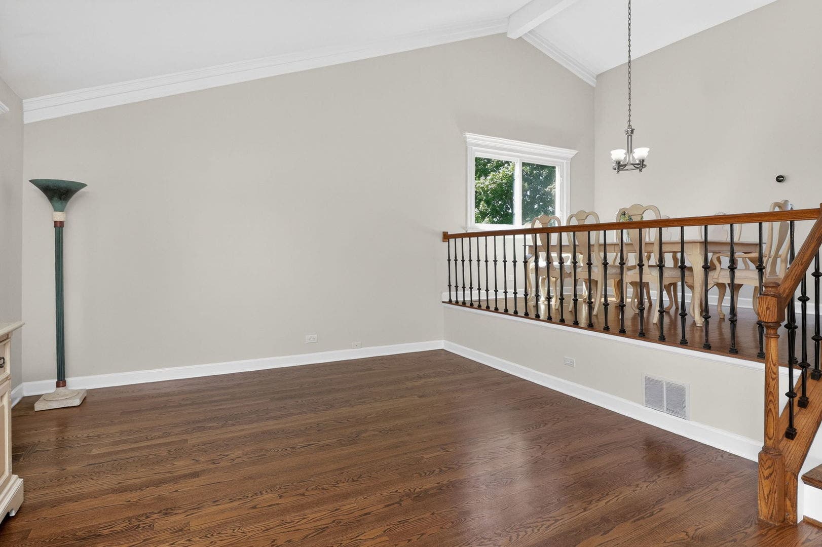 1110 Valley View Drive, Downers Grove, IL 60516 1110 Valley View Drive, Downers Grove, IL 60516
