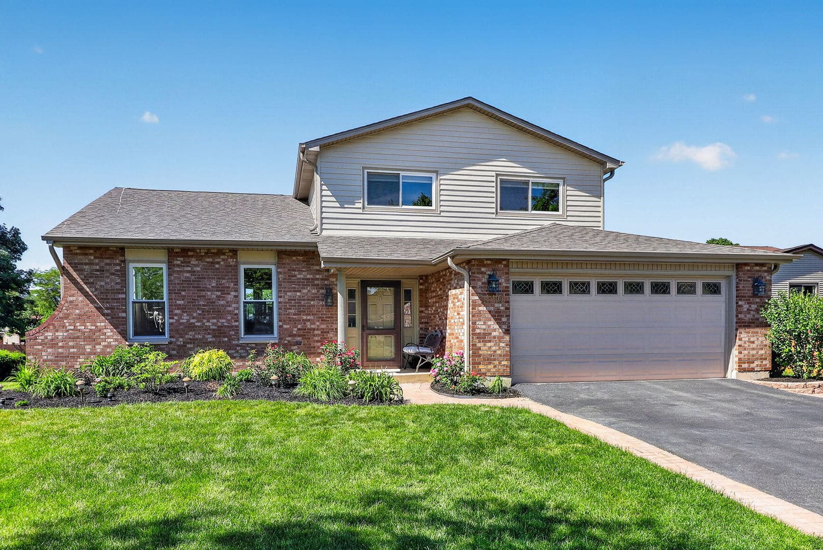 1110 Valley View Drive, Downers Grove, IL 60516 1110 Valley View Drive, Downers Grove, IL 60516