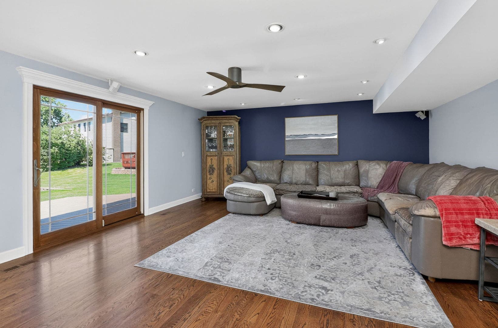 1110 Valley View Drive, Downers Grove, IL 60516 1110 Valley View Drive, Downers Grove, IL 60516