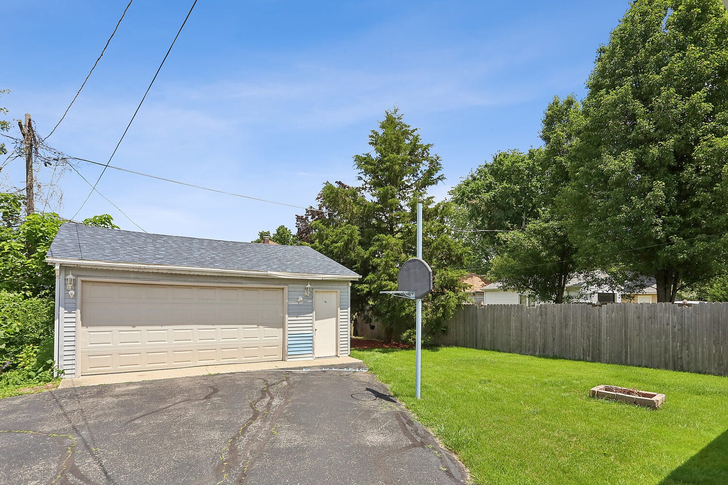 815 Oneida Street, Joliet, IL 60435 815 Oneida Street, Joliet, IL 60435